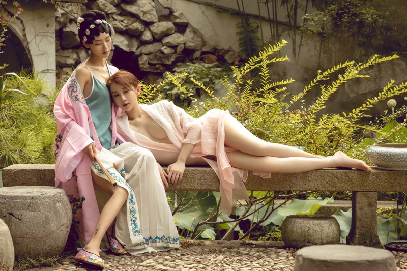 旗袍御姐姐妹花寂寞空闺互相慰藉(图17)