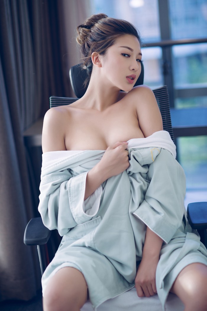 优雅女神云菲菲轻纱睡衣演绎极致诱惑(图43)