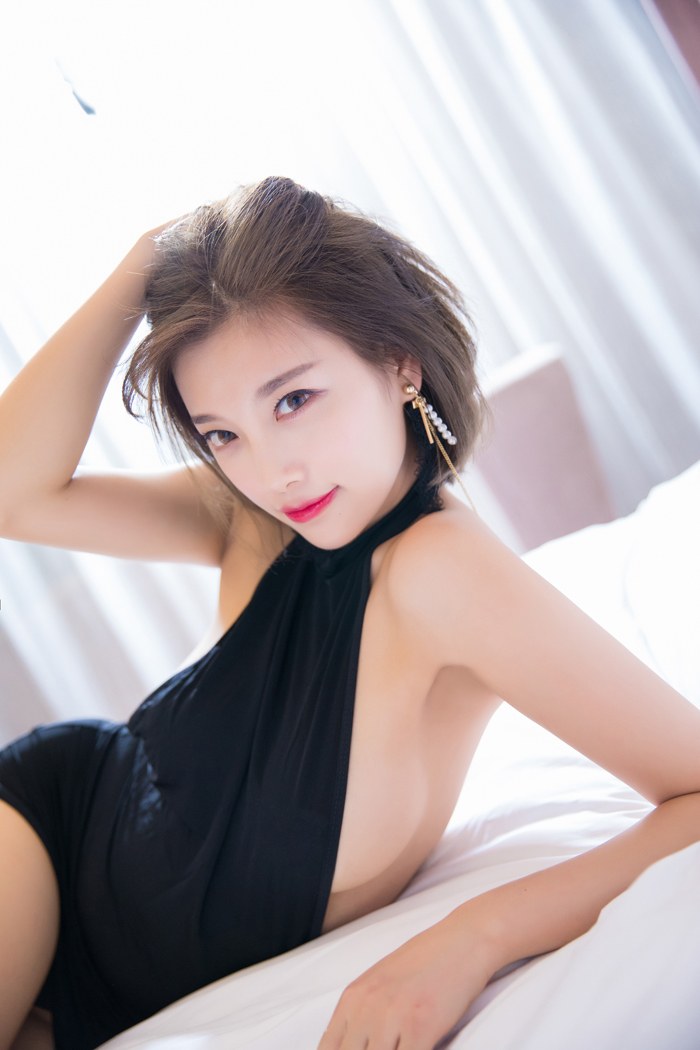 绝色女神杨晨晨前凸后翘巧笑嫣然(图13)