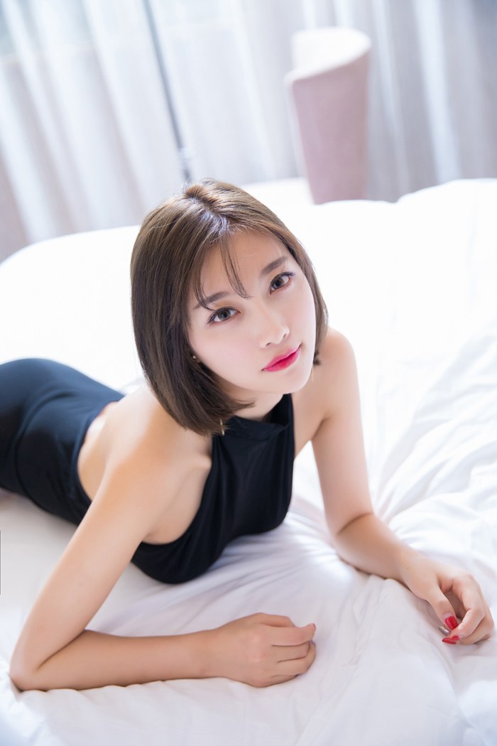 绝色女神杨晨晨前凸后翘巧笑嫣然(图24)