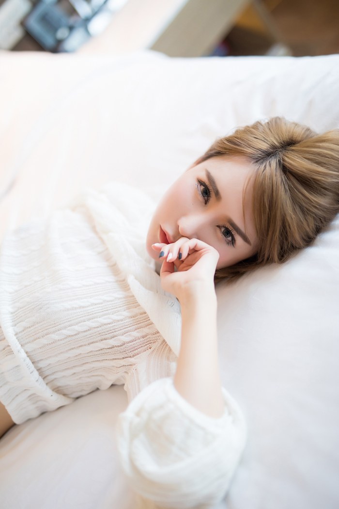 气质女神楚恬肤如凝脂让人目不转睛(图31)