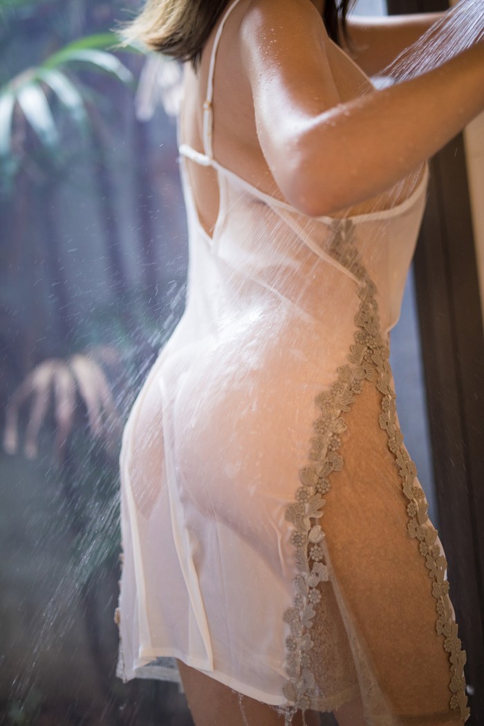 尤物黄乐然湿身睡衣紧贴巨乳魅惑勾人(图14)