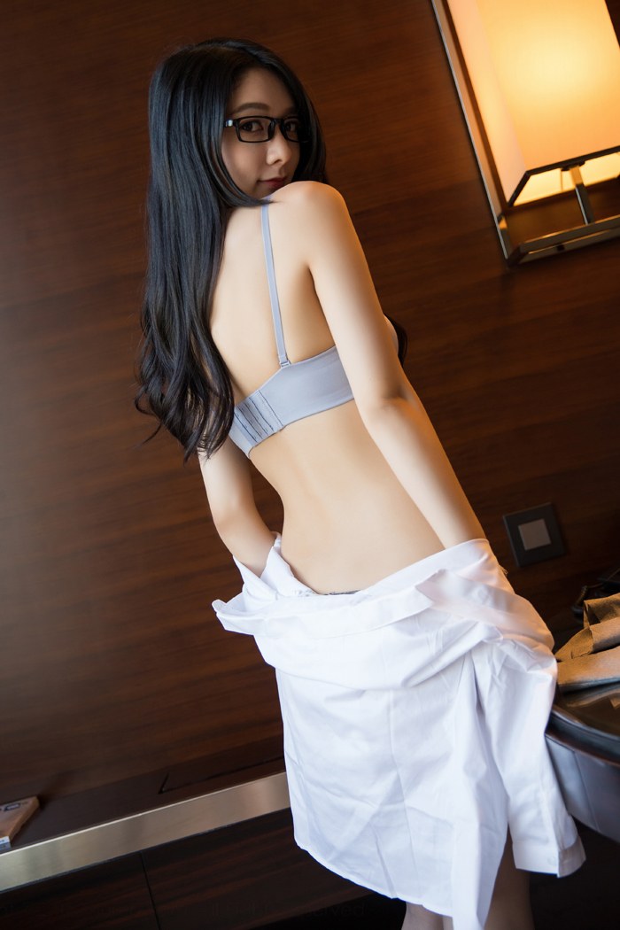 制服女秘小热巴身材凹凸有致小嘴迷人(图38)