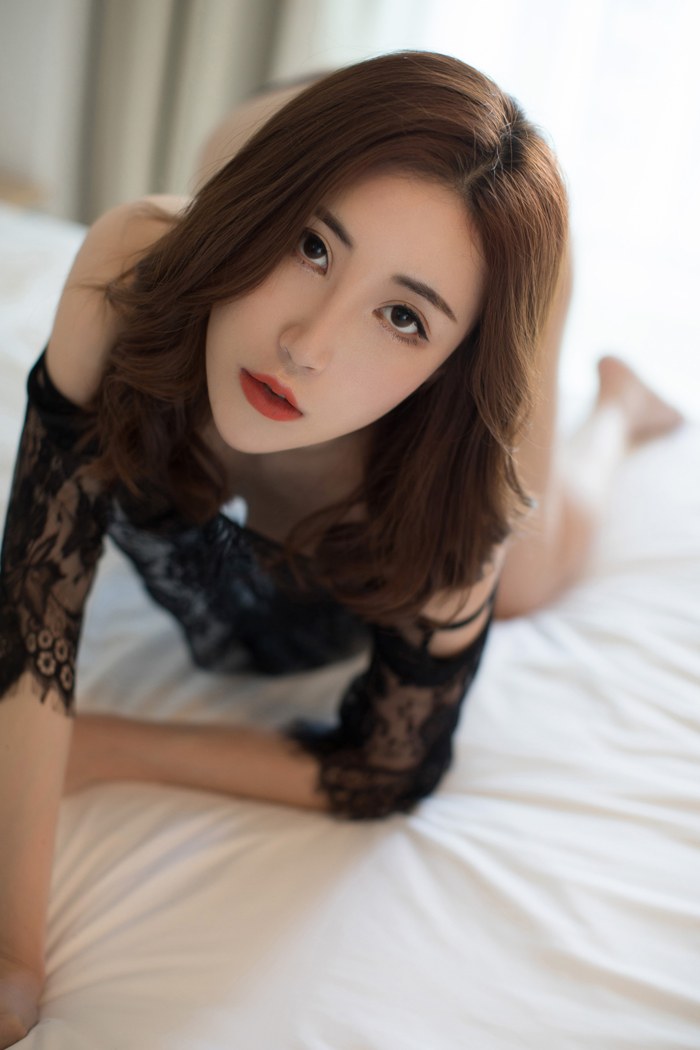 风情少妇孙梦瑶黑纱白肤搔首弄姿(图20)