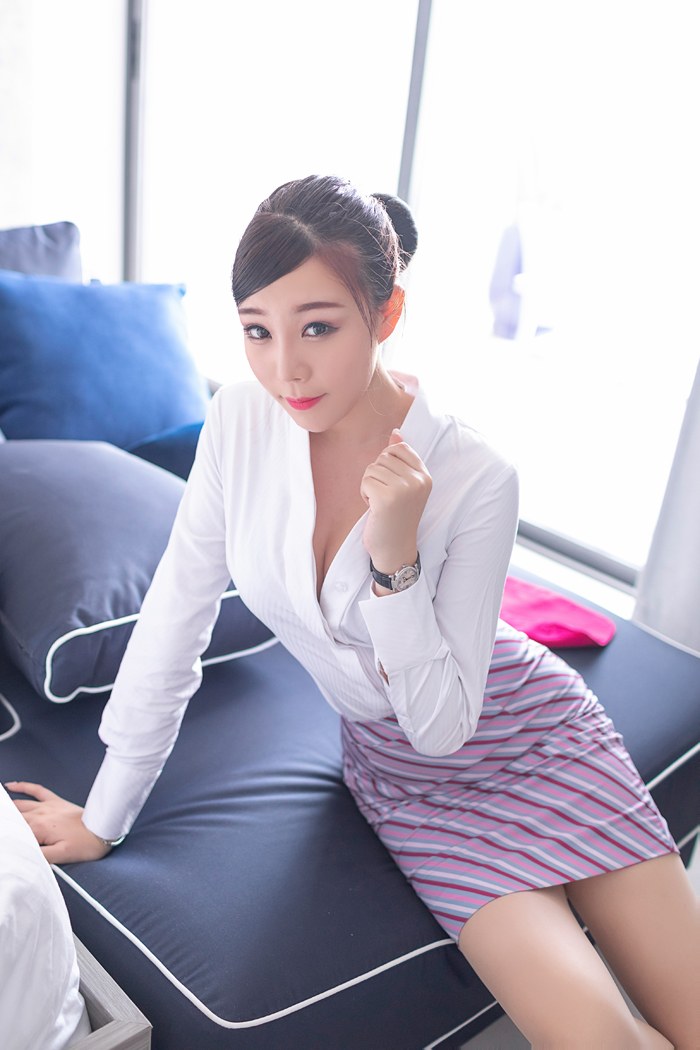 极品空姐芝芝制服诱惑白丝美腿榨干你(图14)