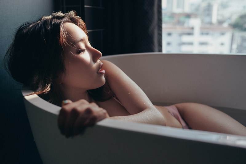 爆乳女友黄乐然家中无人大胆搔首弄姿(图28)