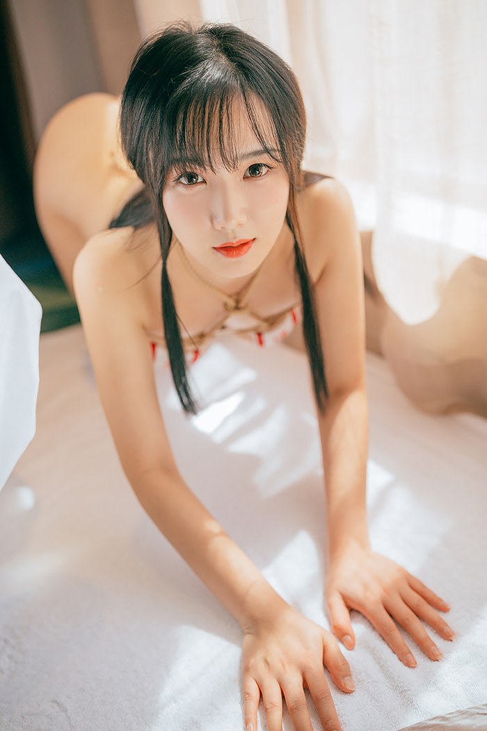 可爱少女徐薇薇粉妆玉砌裸身玩捆绑(图14)