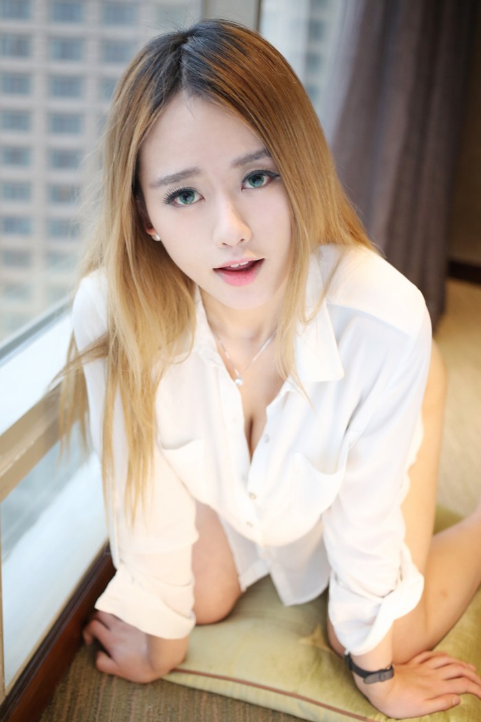 魅力美人黄佳丽一对巨胸撑爆白衬衣(图20)