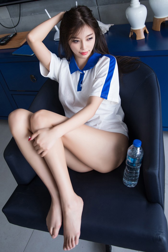 风情学姐杨晨晨巨乳软嫩长腿白皙迷人(图20)