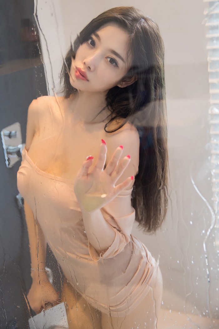 气质美人杨晨晨湿身诱惑尽显婀娜身姿(图46)