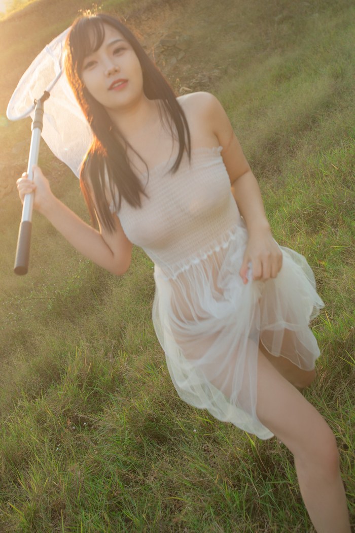 灵气女孩徐微微野外一身薄纱秀色可餐(图16)