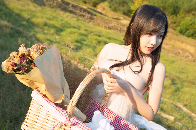 灵气女孩徐微微野外一身薄纱秀色可餐(图36)