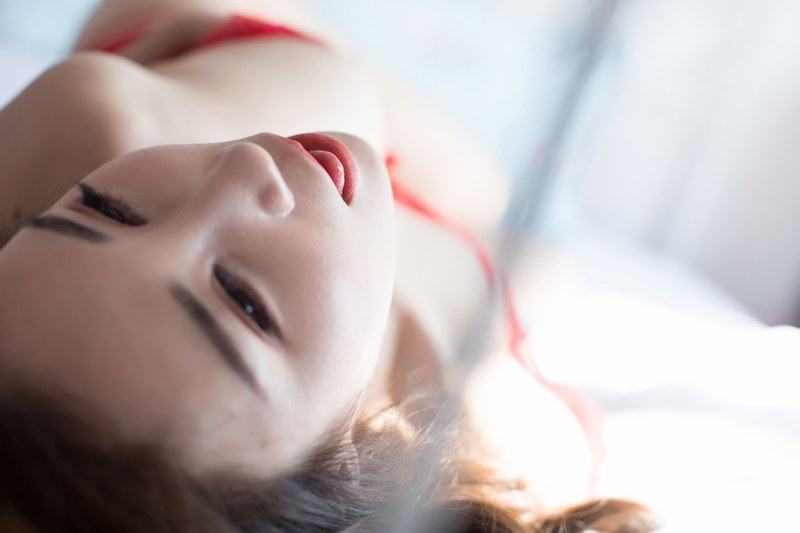 美人孙梦瑶红裙白纱各具别样迷人风情(图7)