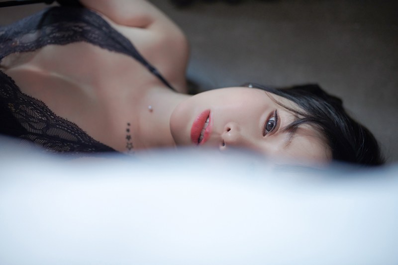 绝美女神王雨纯白皙玉体横陈床榻(图28)