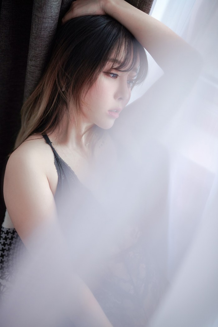 绝美女神王雨纯白皙玉体横陈床榻(图7)