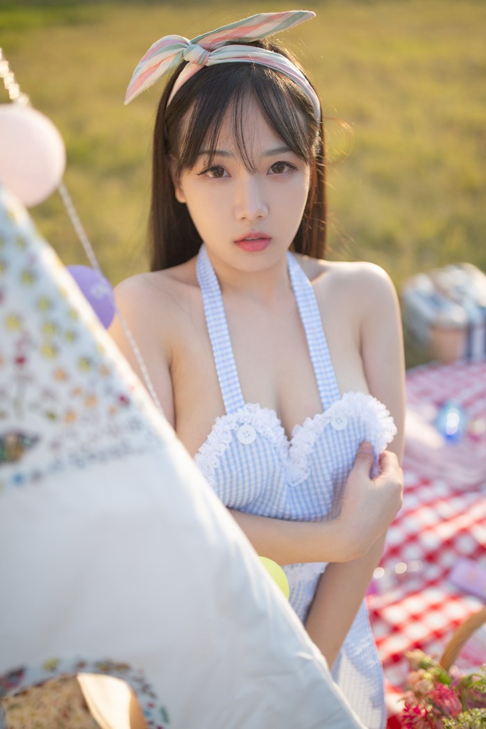 童颜巨乳徐微微野餐邀你品尝诱人胴体(图13)