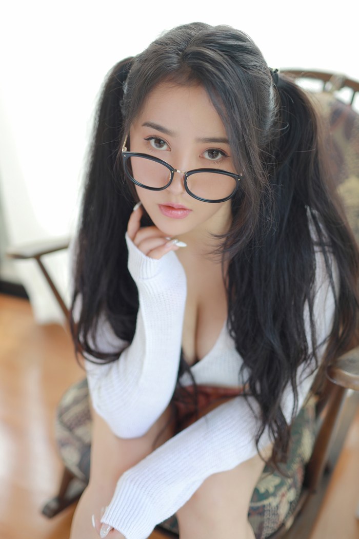 办公室女神玛鲁娜性感翘臀依然诱惑(图6)