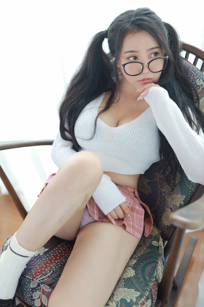 办公室女神玛鲁娜性感翘臀依然诱惑(图9)