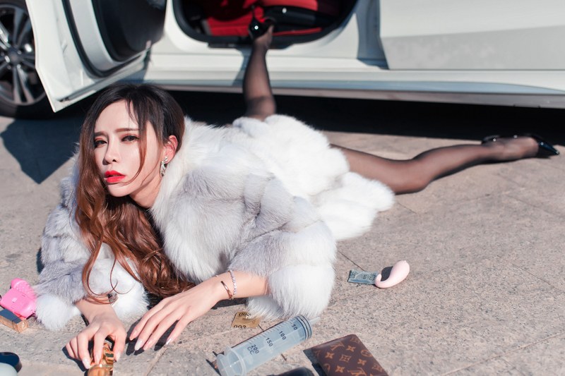 好色嫩模艾小青前凸后翘满是诱惑模样(图13)