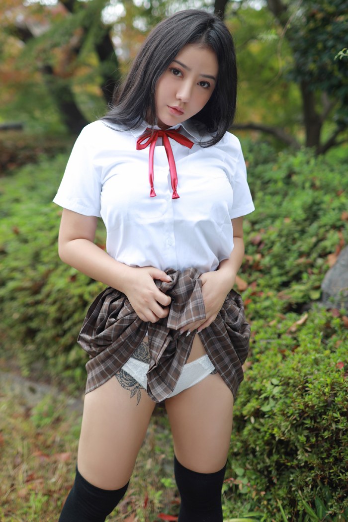 巨乳学姐玛鲁娜清纯学生装格外出众(图13)