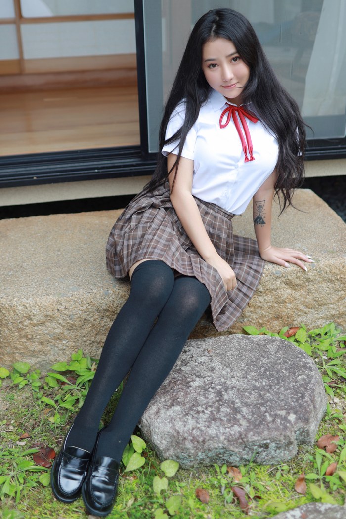 巨乳学姐玛鲁娜清纯学生装格外出众(图18)