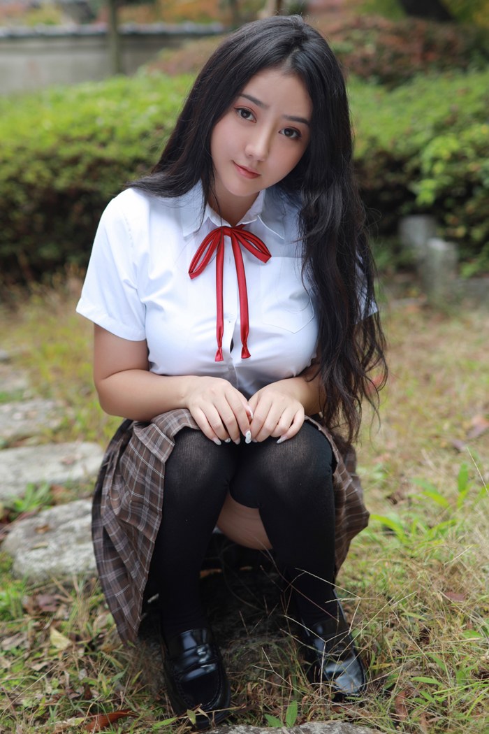 巨乳学姐玛鲁娜清纯学生装格外出众(图7)