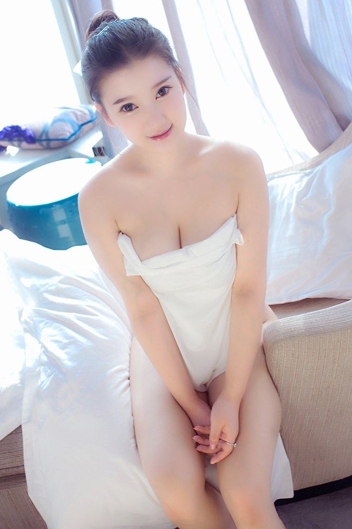 可爱萌妹小尤奈白嫩巨乳让人欲罢不能(图36)