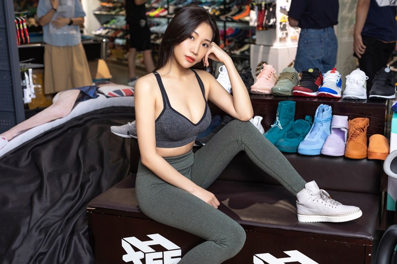 运动女神小狐狸妖娆身姿水嫩肌肤诱人(图11)