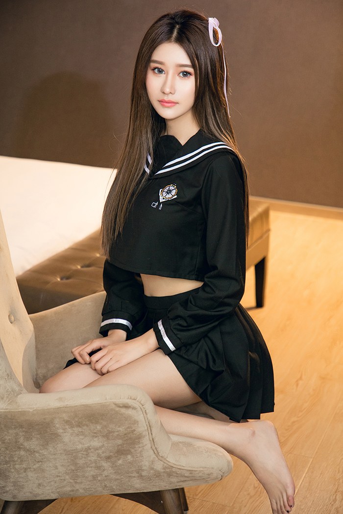 可爱学妹欣怡学生装浑圆美乳好想触摸(图3)