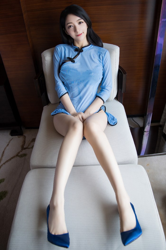 长腿美女小热巴一袭青衣娇躯若隐若现(图18)