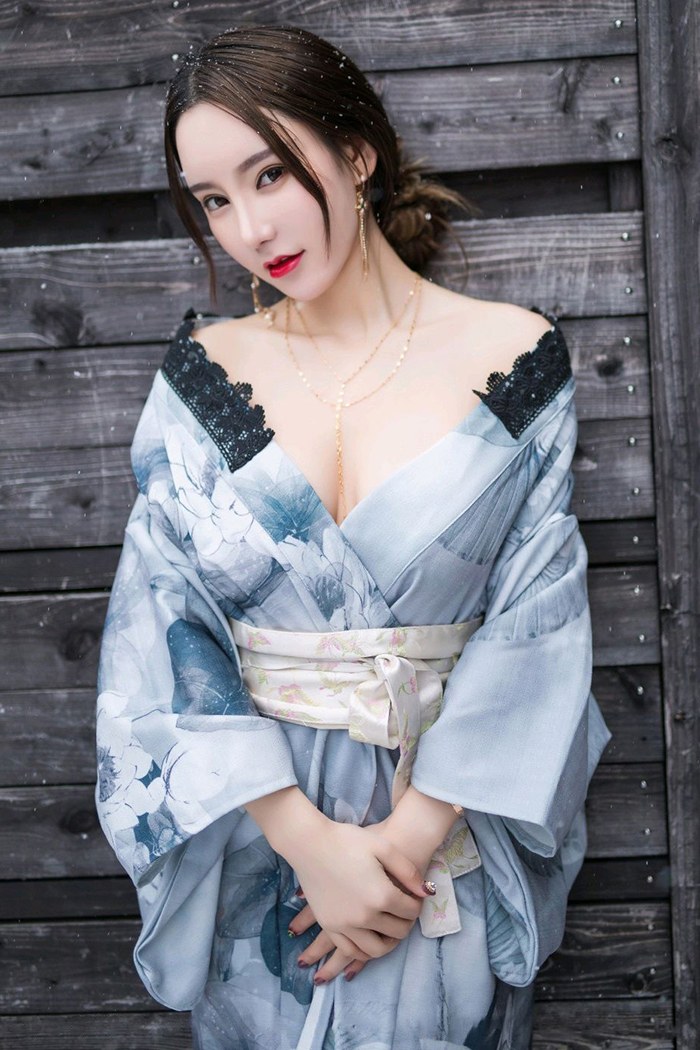 美艳佳人周于希饱满胸脯迷人红唇撩人(图19)