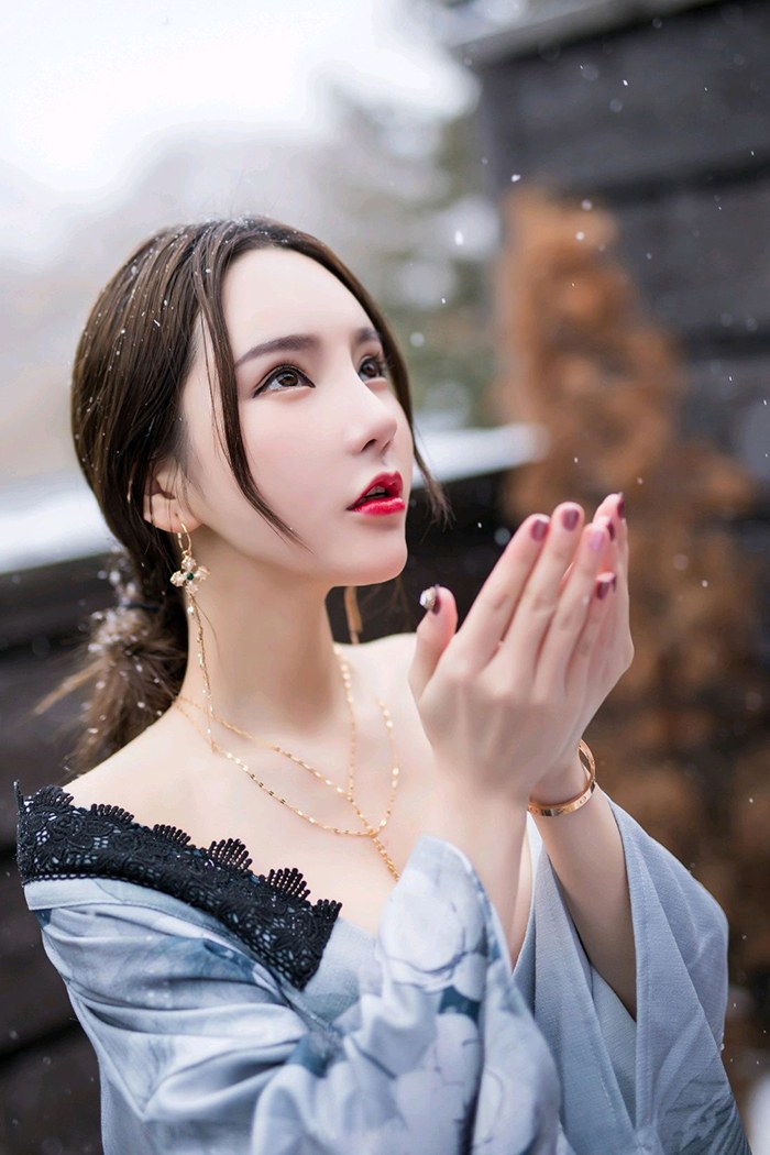 美艳佳人周于希饱满胸脯迷人红唇撩人(图22)