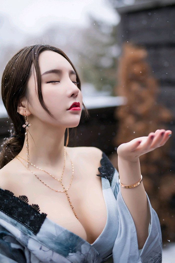 美艳佳人周于希饱满胸脯迷人红唇撩人(图23)