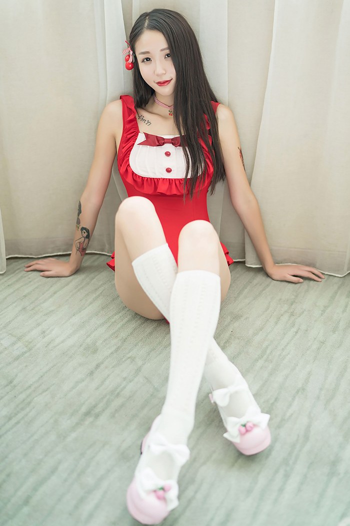 可爱少女白沫细长美腿白嫩肌肤迷人(图19)