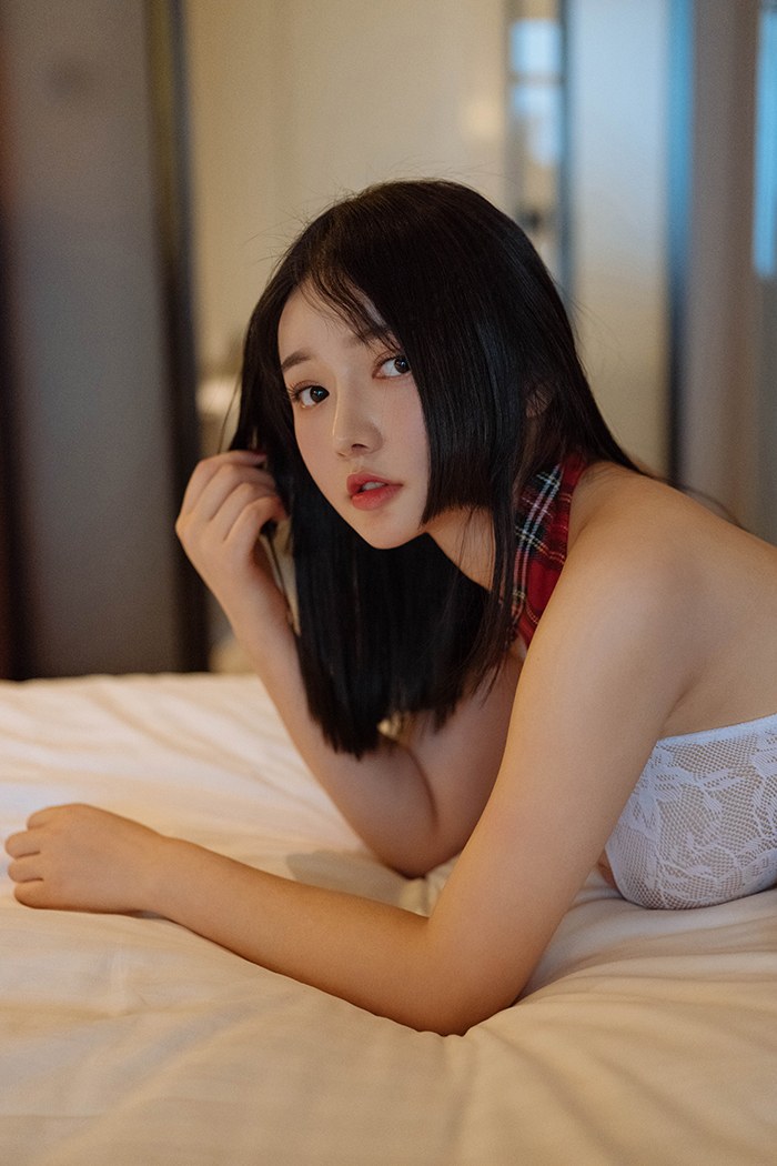 性感女神唐婉儿丰乳肥臀胴体白净(图11)