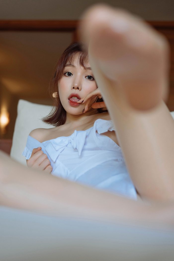 全民女神黄乐然翘臀勾人身材曼妙(图39)